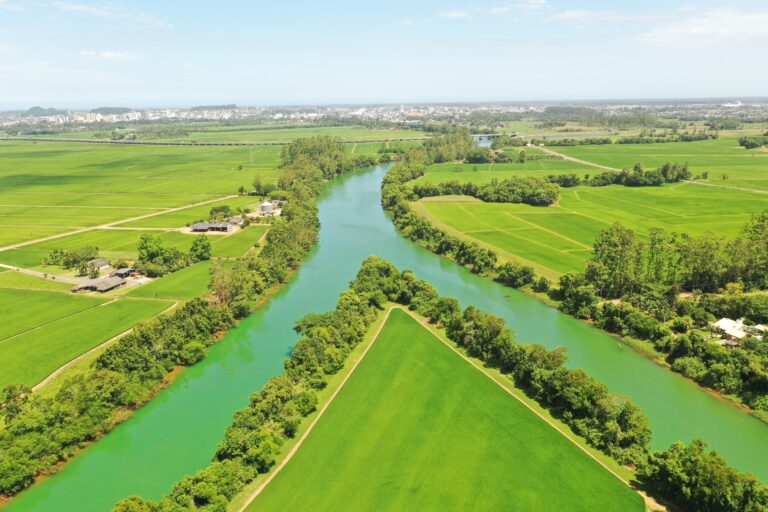 Rio Araranguá um dos mais importantes cursos d’água do sul de Santa Catarina.